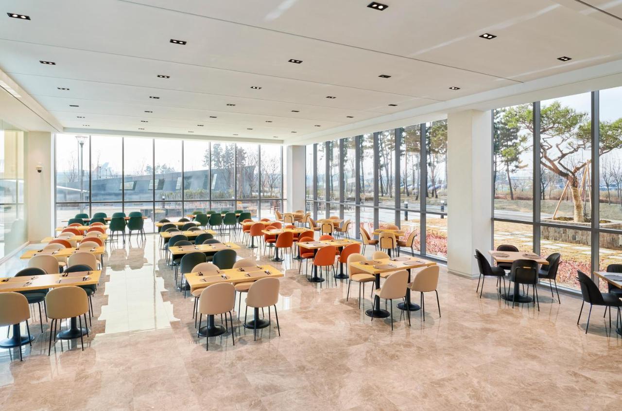 Отель Ibis Styles Ambassador Incheon Airport T2 Экстерьер фото
